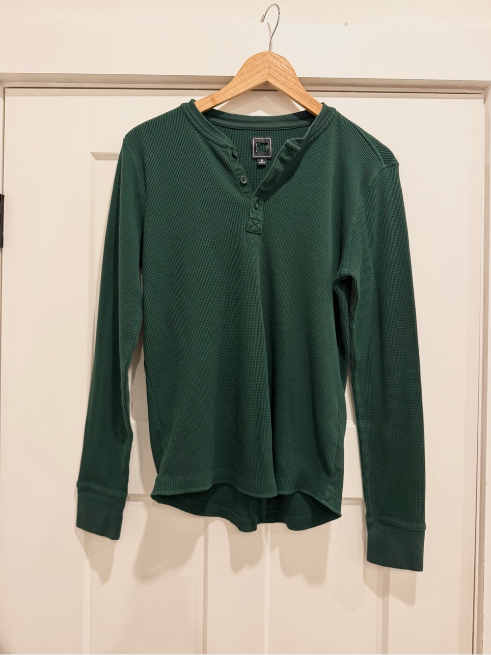 GAP Men's Long-Sleeve Henley in Dark Green
